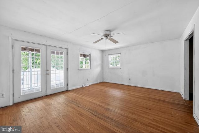 919 GRENVILLE DR, Blackwood, NJ 08012