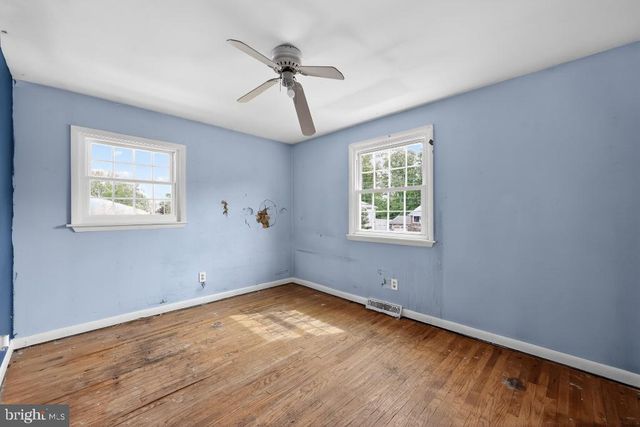 919 GRENVILLE DR, Blackwood, NJ 08012