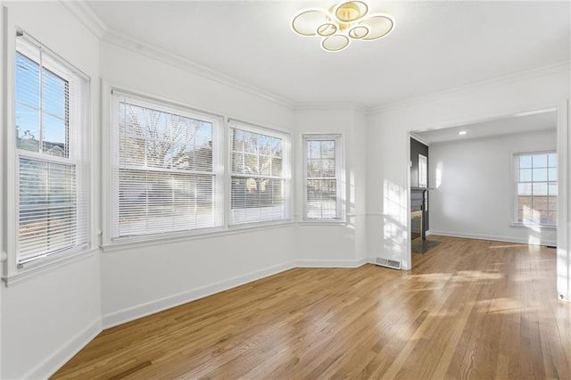 1229 W White Oak Avenue, Independence, MO 64050