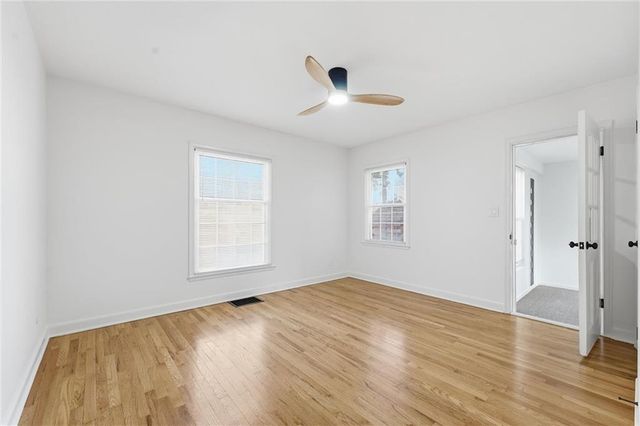 1229 W White Oak Avenue, Independence, MO 64050