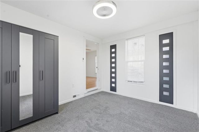 1229 W White Oak Avenue, Independence, MO 64050