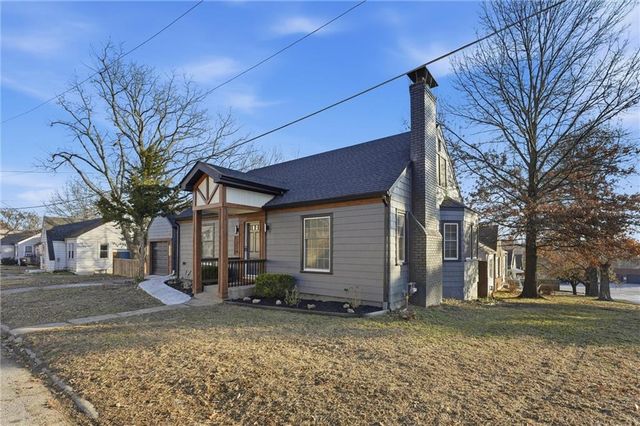 1229 W White Oak Avenue, Independence, MO 64050