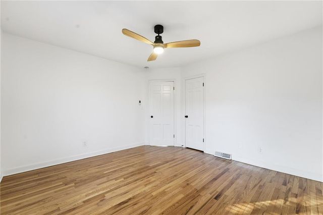 1229 W White Oak Avenue, Independence, MO 64050