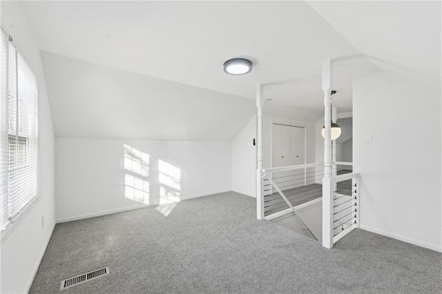 1229 W White Oak Avenue, Independence, MO 64050