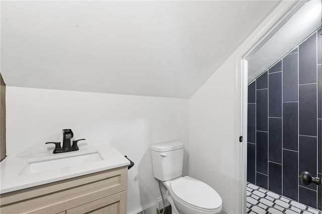 1229 W White Oak Avenue, Independence, MO 64050