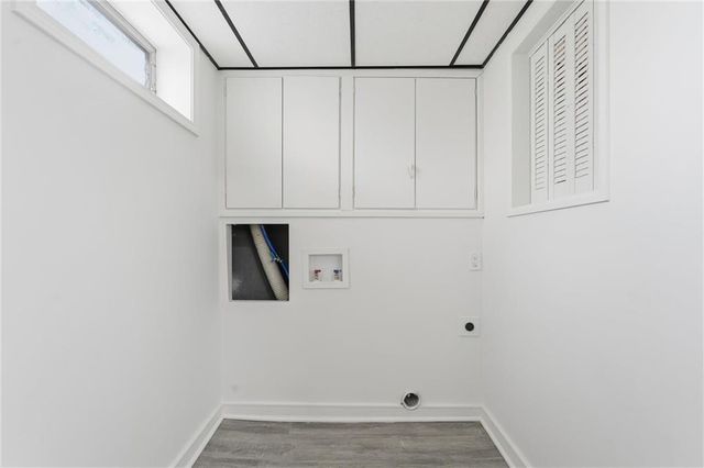 1229 W White Oak Avenue, Independence, MO 64050