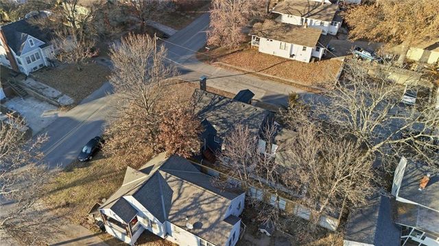 1229 W White Oak Avenue, Independence, MO 64050