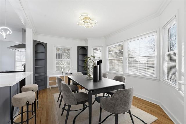 1229 W White Oak Avenue, Independence, MO 64050