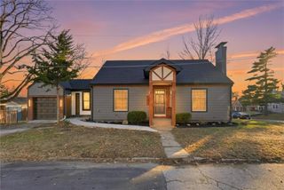 1229 W White Oak Avenue, Independence, MO 64050