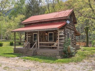9386 Cruso Road, Canton, NC 28716