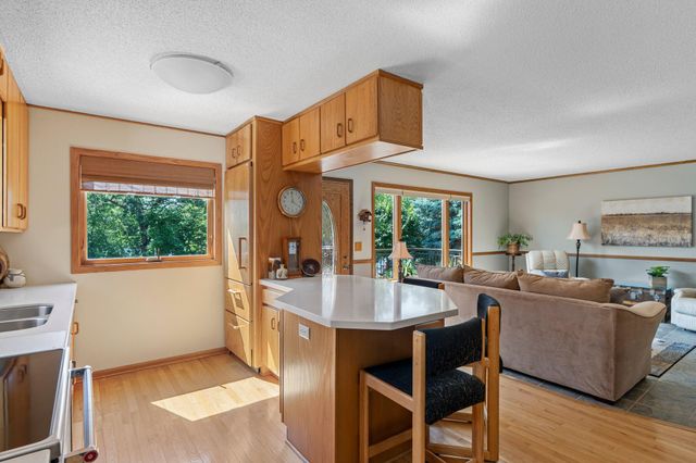 2929 Lake Elmo Avenue N, Lake Elmo, MN 55042