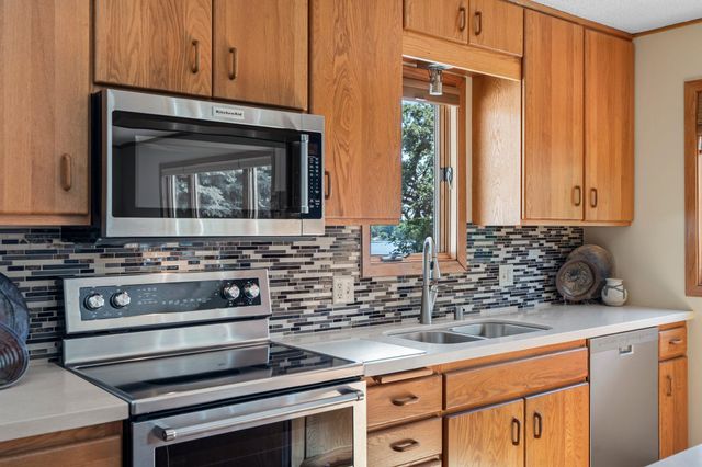 2929 Lake Elmo Avenue N, Lake Elmo, MN 55042