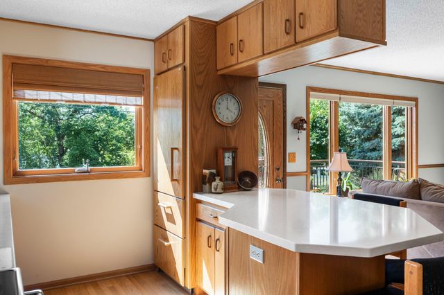 2929 Lake Elmo Avenue N, Lake Elmo, MN 55042