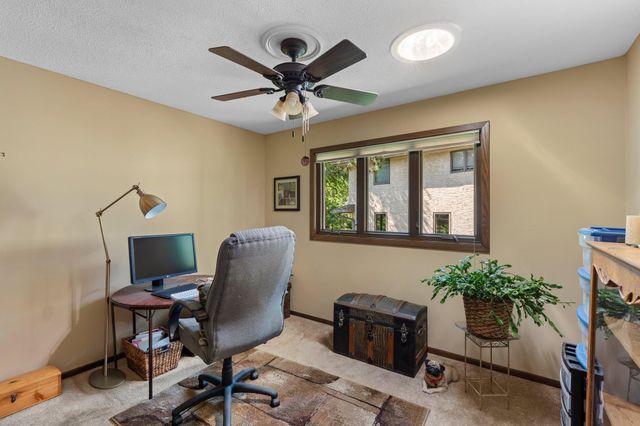 2929 Lake Elmo Avenue N, Lake Elmo, MN 55042