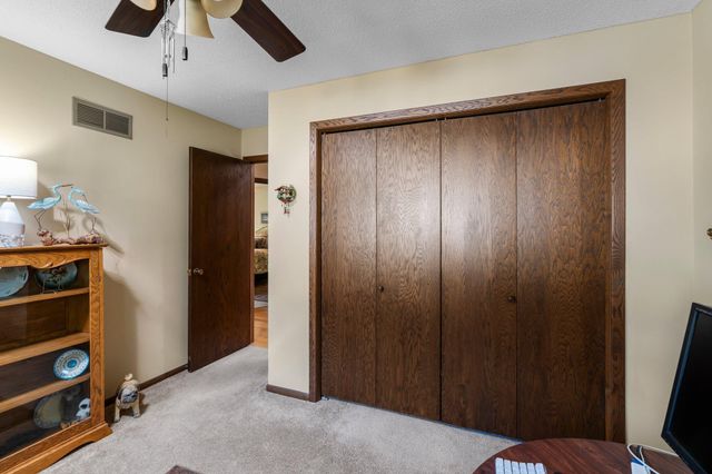 2929 Lake Elmo Avenue N, Lake Elmo, MN 55042