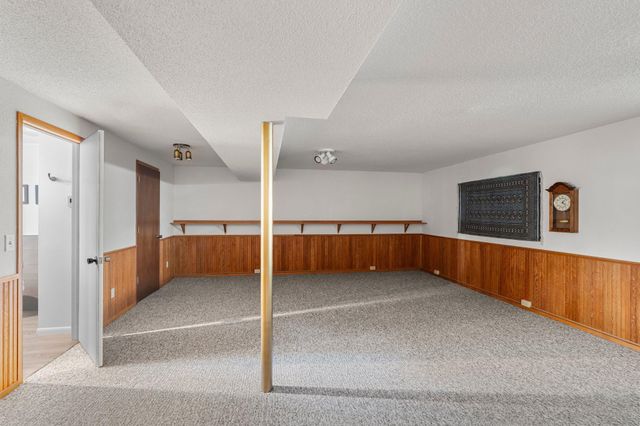 2929 Lake Elmo Avenue N, Lake Elmo, MN 55042