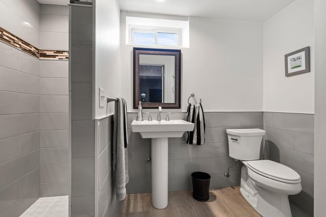 2929 Lake Elmo Avenue N, Lake Elmo, MN 55042