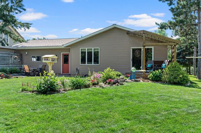 2929 Lake Elmo Avenue N, Lake Elmo, MN 55042
