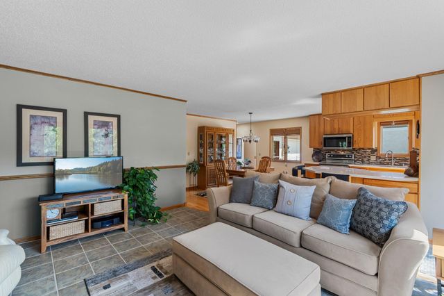 2929 Lake Elmo Avenue N, Lake Elmo, MN 55042