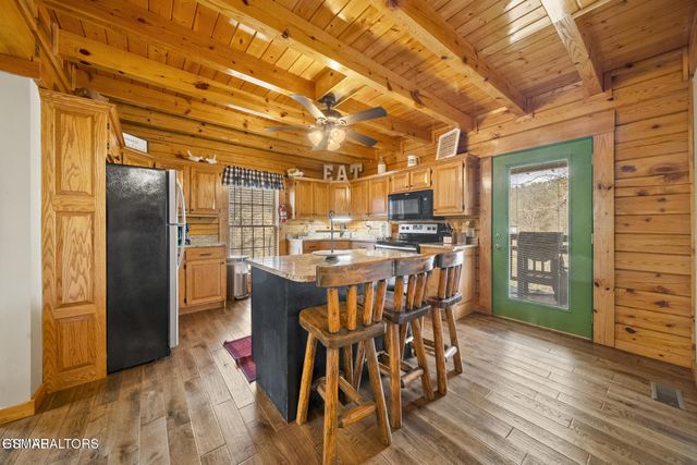2023 Piney Overlook Lane, Pigeon Forge, TN 37862
