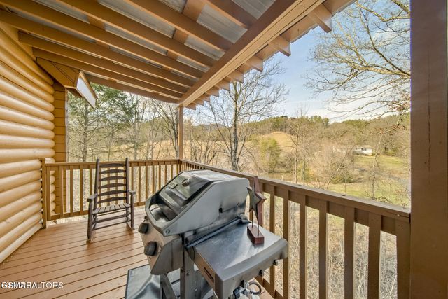 2023 Piney Overlook Lane, Pigeon Forge, TN 37862