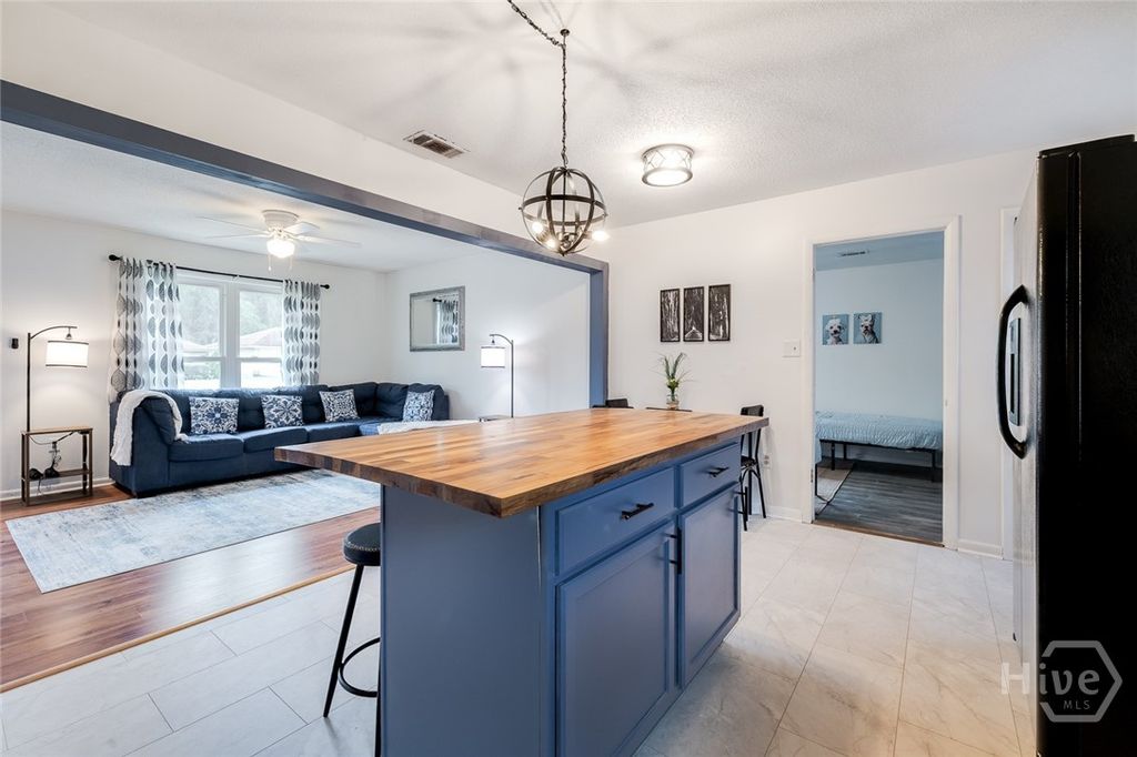 Image 3 of property listing at 101 Michael Court, Savannah, GA 31406