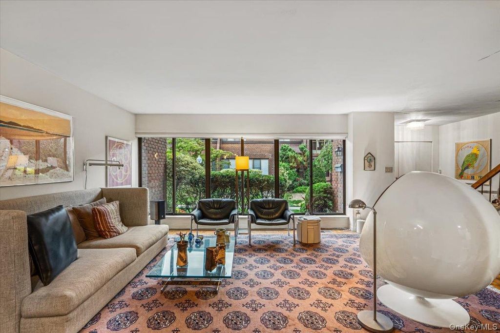 4 Spring Hollow, Roslyn, NY 11576 — photo 3