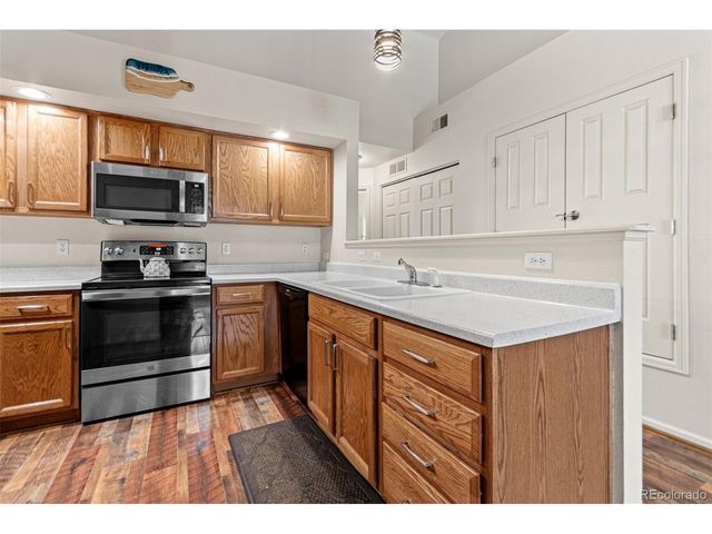 18611 E Water Dr E, Aurora, CO 80013
