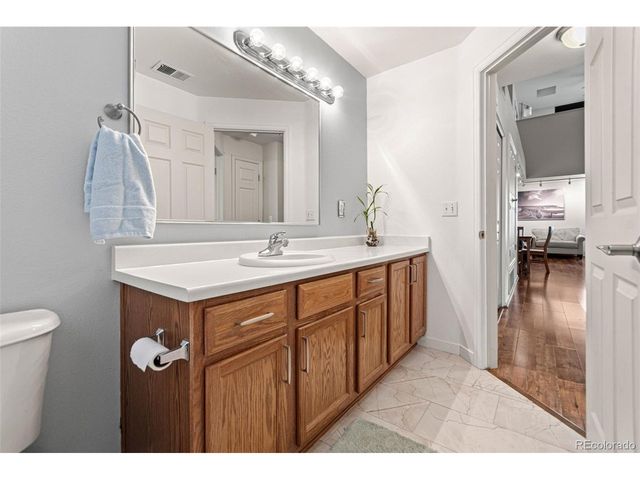 18611 E Water Dr E, Aurora, CO 80013