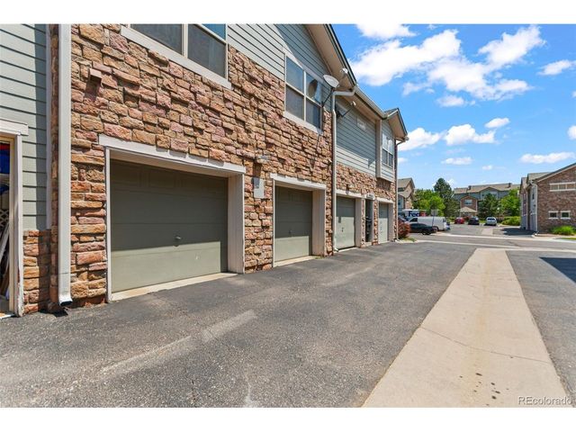 18611 E Water Dr E, Aurora, CO 80013