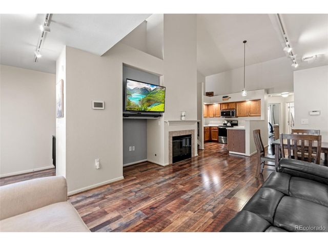 18611 E Water Dr E, Aurora, CO 80013