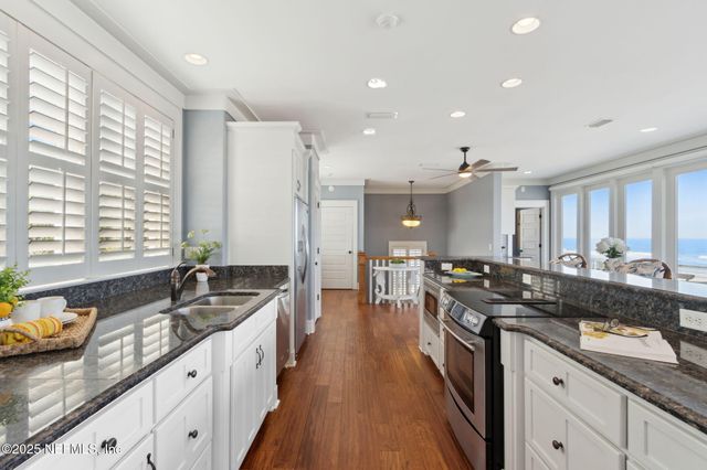 822 S FLETCHER Avenue, Fernandina Beach, FL 32034