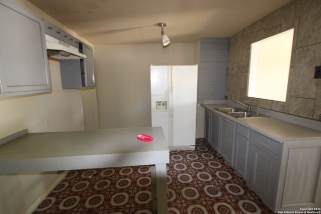 307 E LACHAPELLE, San Antonio, TX 78204