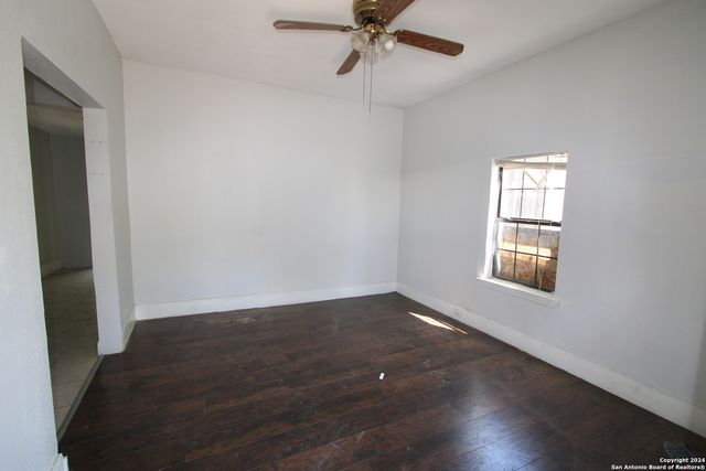 307 E LACHAPELLE, San Antonio, TX 78204