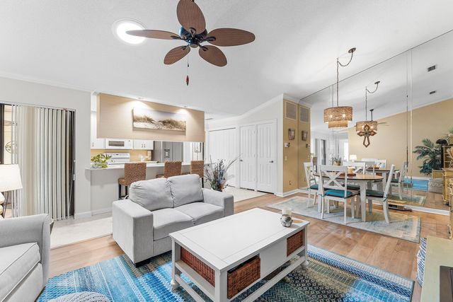 6222 SE Monticello Terrace, Hobe Sound, FL 33455