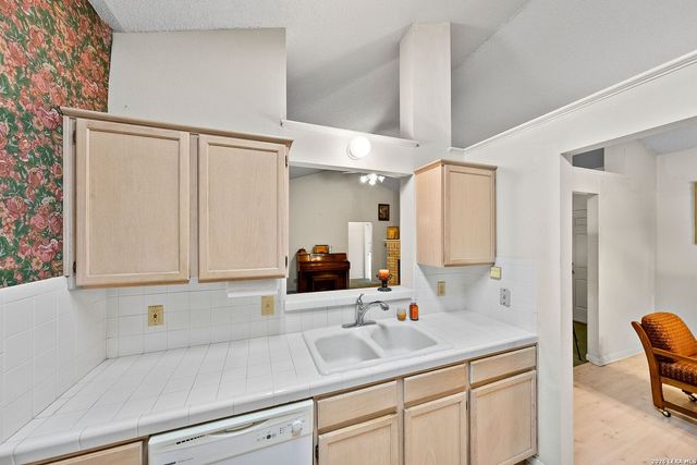 6210 Colony Creek, San Antonio, TX 78240