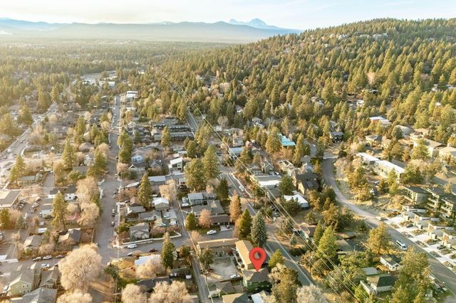 919 NW Portland Avenue, Bend, OR 97703