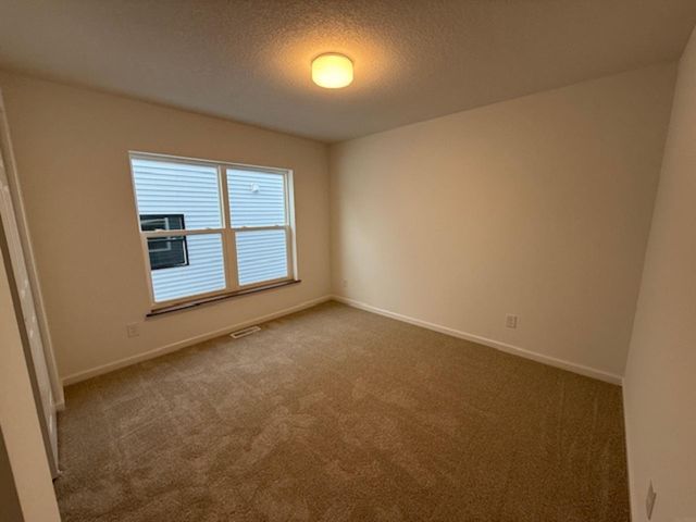 3335 Lincolnshire Road, Waterloo, IA 50701