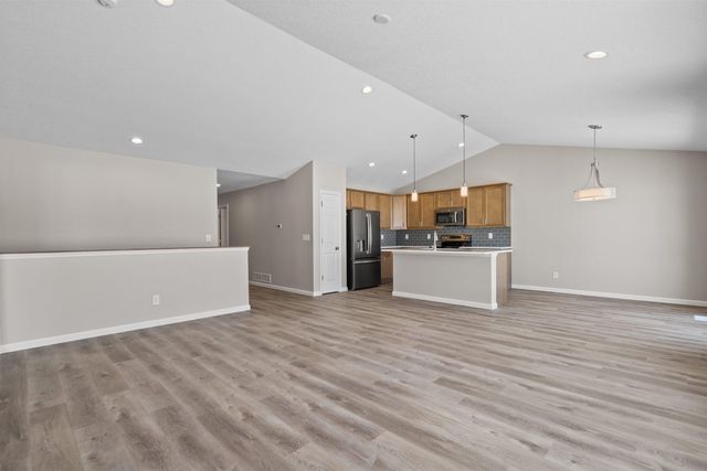 3335 Lincolnshire Road, Waterloo, IA 50701