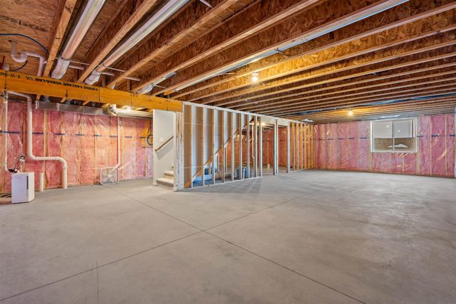 3335 Lincolnshire Road, Waterloo, IA 50701