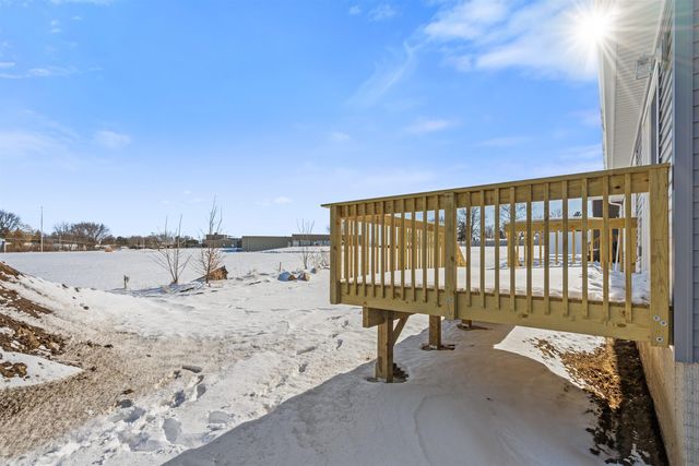 3335 Lincolnshire Road, Waterloo, IA 50701