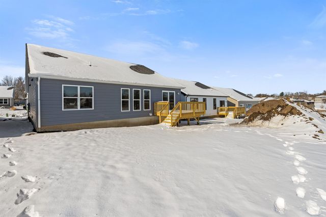 3335 Lincolnshire Road, Waterloo, IA 50701