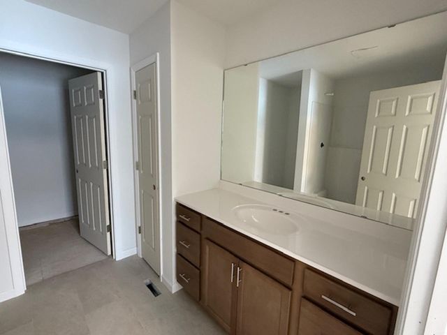 3335 Lincolnshire Road, Waterloo, IA 50701