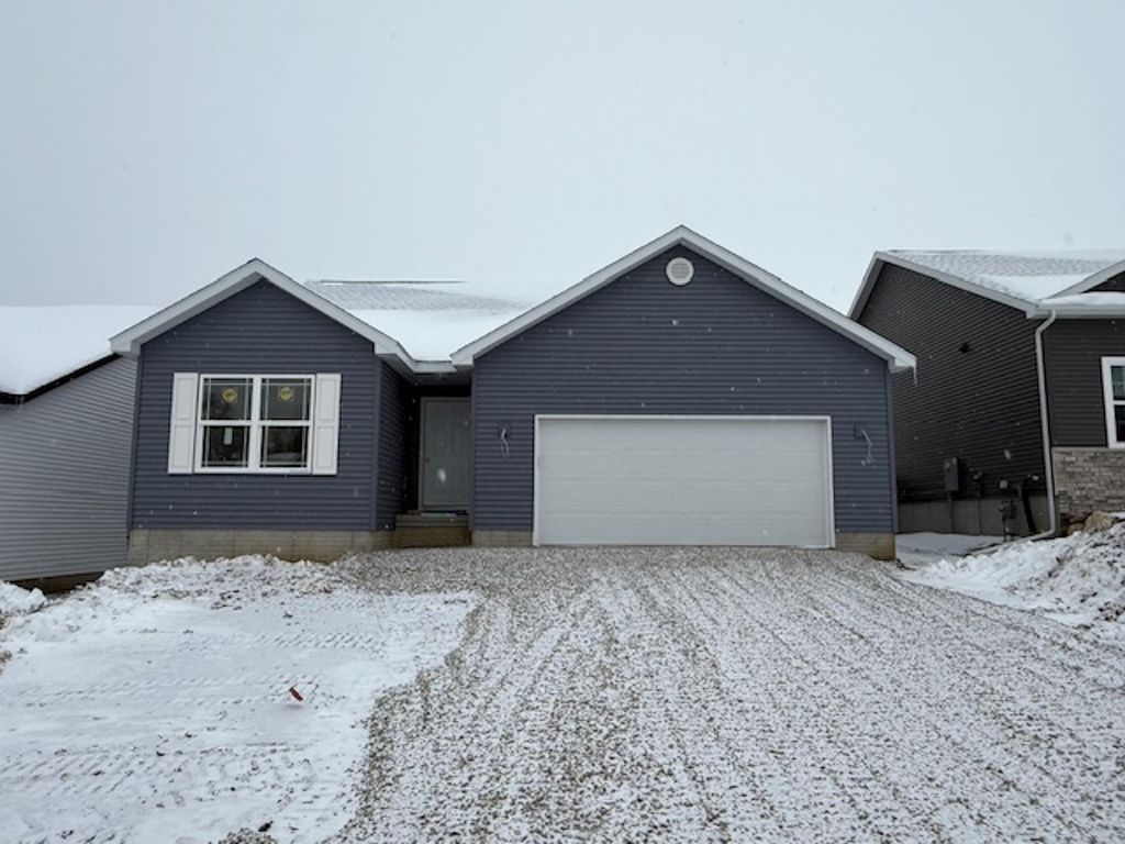 3335 Lincolnshire Road, Waterloo, IA 50701