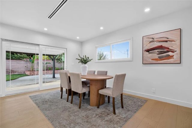 10211 Roscoe, Los Angeles, CA 91352