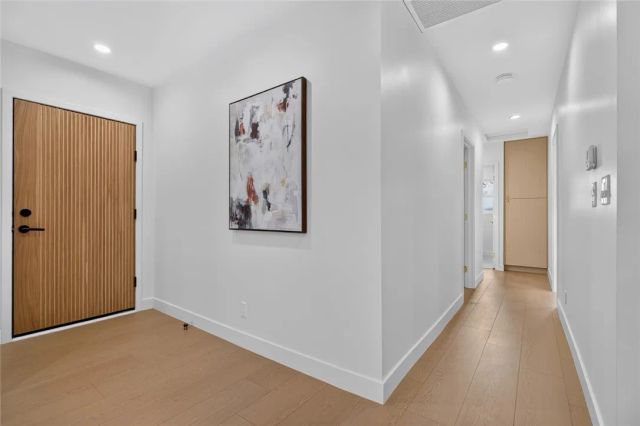 10211 Roscoe, Los Angeles, CA 91352