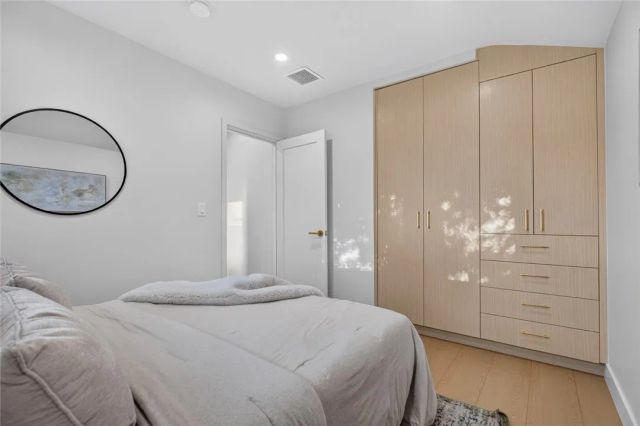 10211 Roscoe, Los Angeles, CA 91352