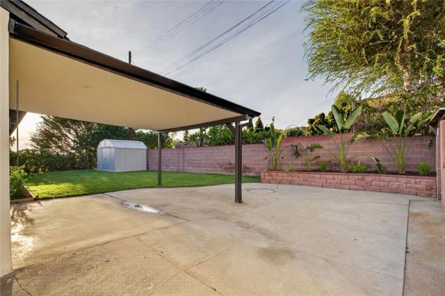 10211 Roscoe, Los Angeles, CA 91352