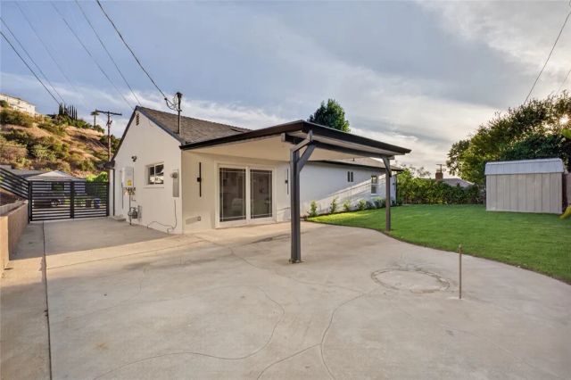 10211 Roscoe, Los Angeles, CA 91352