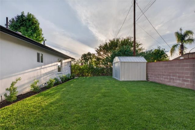 10211 Roscoe, Los Angeles, CA 91352